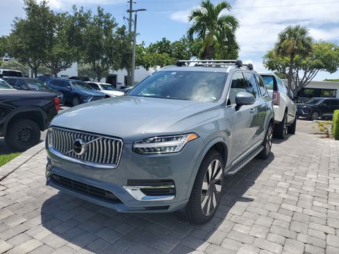 Used 2023 Volvo XC90 T8 Ultimate AWD/4WD image 3