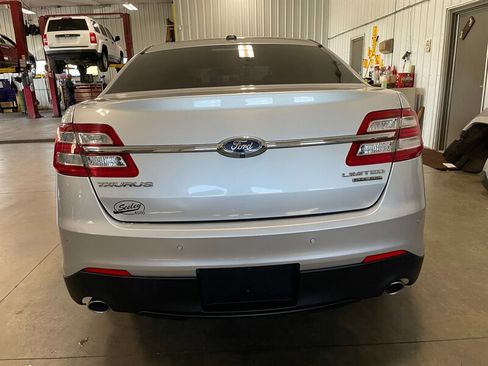 Used 2017 Ford Taurus Limited FWD image 7