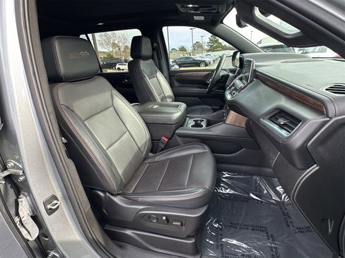 Used 2023 Chevrolet Suburban High Country w/ Premium Package 2 image 27