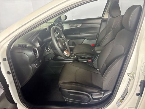 Used 2024 Kia Forte LXS FWD image 11