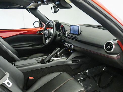Used 2017 MAZDA MX-5 Miata RF Grand Touring RWD image 16