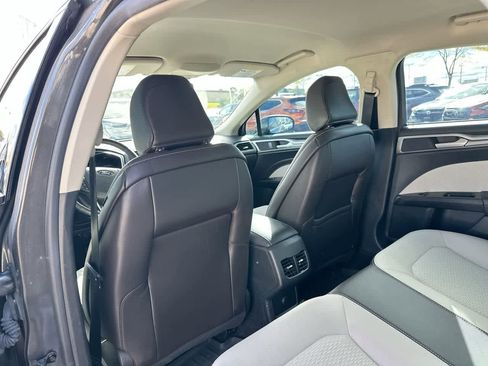 Used 2020 Ford Fusion SE w/ Equipment Group 151A image 23