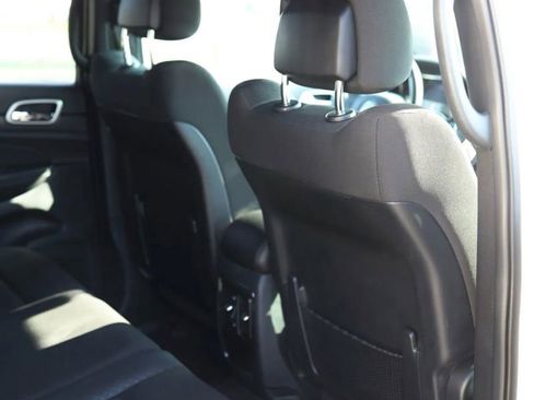 Used 2020 Jeep Grand Cherokee Laredo image 38