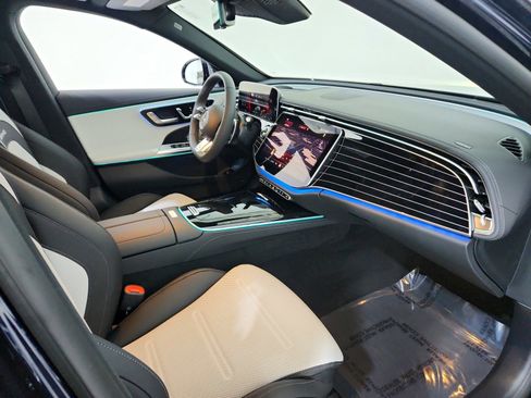 New 2026 Mercedes-Benz E 53 AMG e 4MATIC Sedan image 9