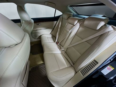 Used 2013 Lexus ES 300h w/ Luxury Pkg image 27