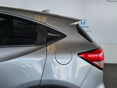 Used 2018 Honda HR-V EX image 25