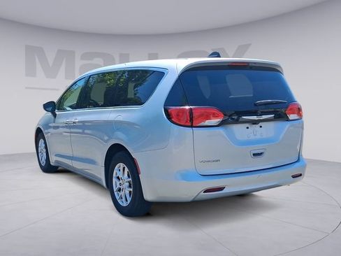 Used 2023 Chrysler Voyager LX FWD image 3