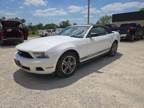 Used 2010 Ford Mustang Premium image 4