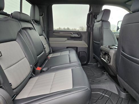 Used 2025 Chevrolet Silverado 2500 ZR2 AWD/4WD image 25