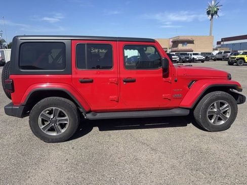 Used 2021 Jeep Wrangler Unlimited Sahara image 4