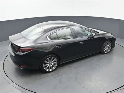 Used 2019 MAZDA MAZDA3 Sedan image 38