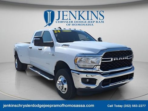 Used 2024 RAM 3500 Big Horn AWD/4WD image 13