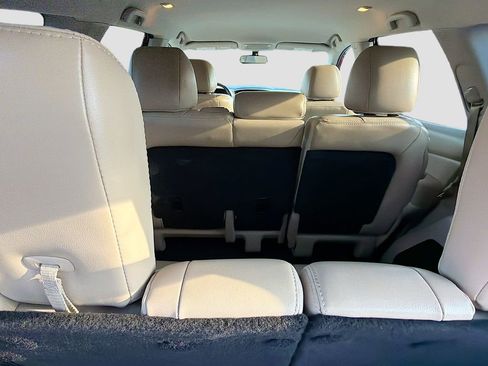 Used 2020 Nissan Pathfinder SL w/ Cargo Package image 31