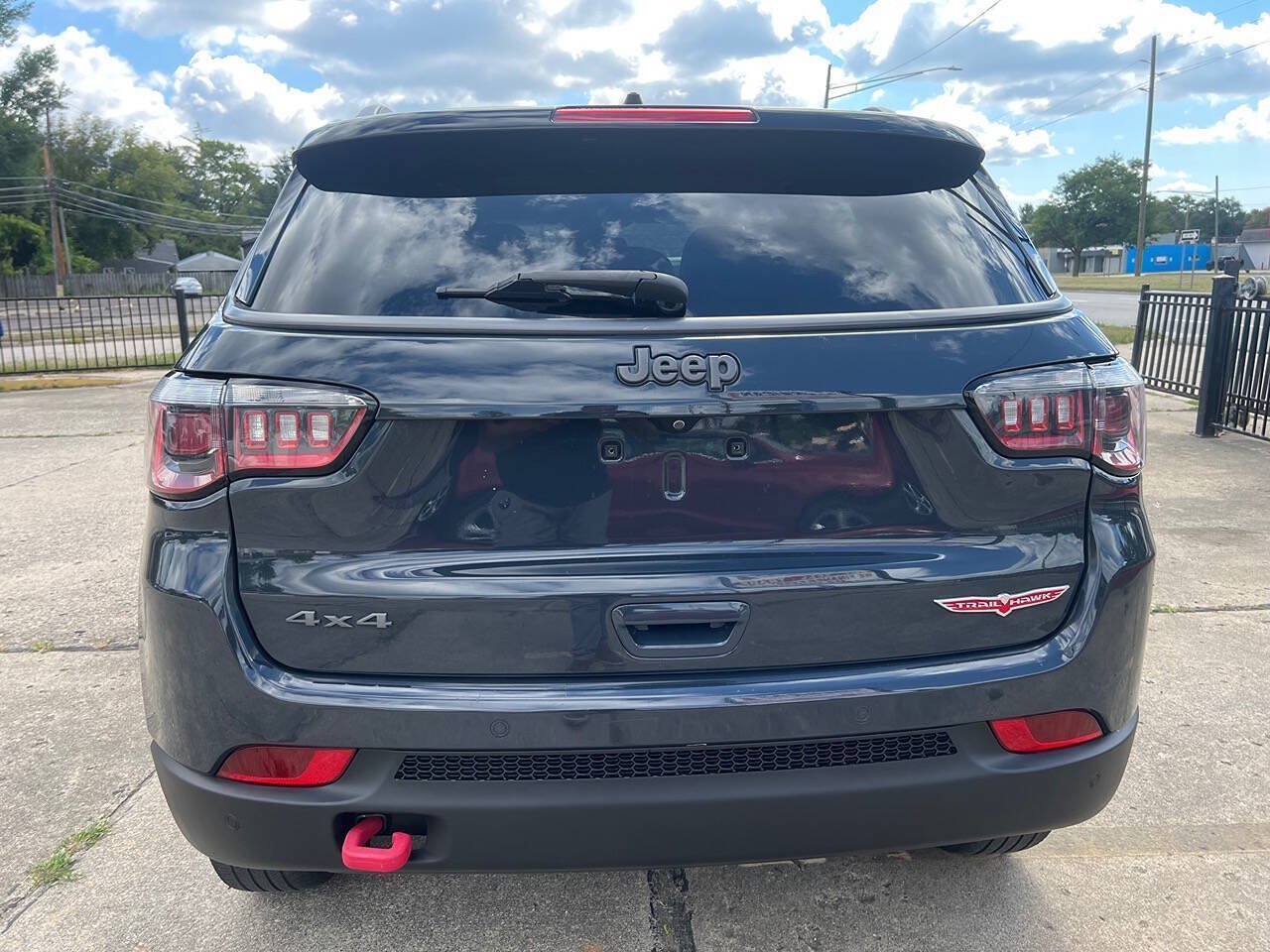 Used 2018 Jeep Compass Trailhawk w/ Leather Interior Group AWD/4WD image 8