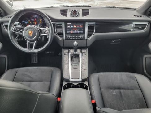 Used 2018 Porsche Macan image 11