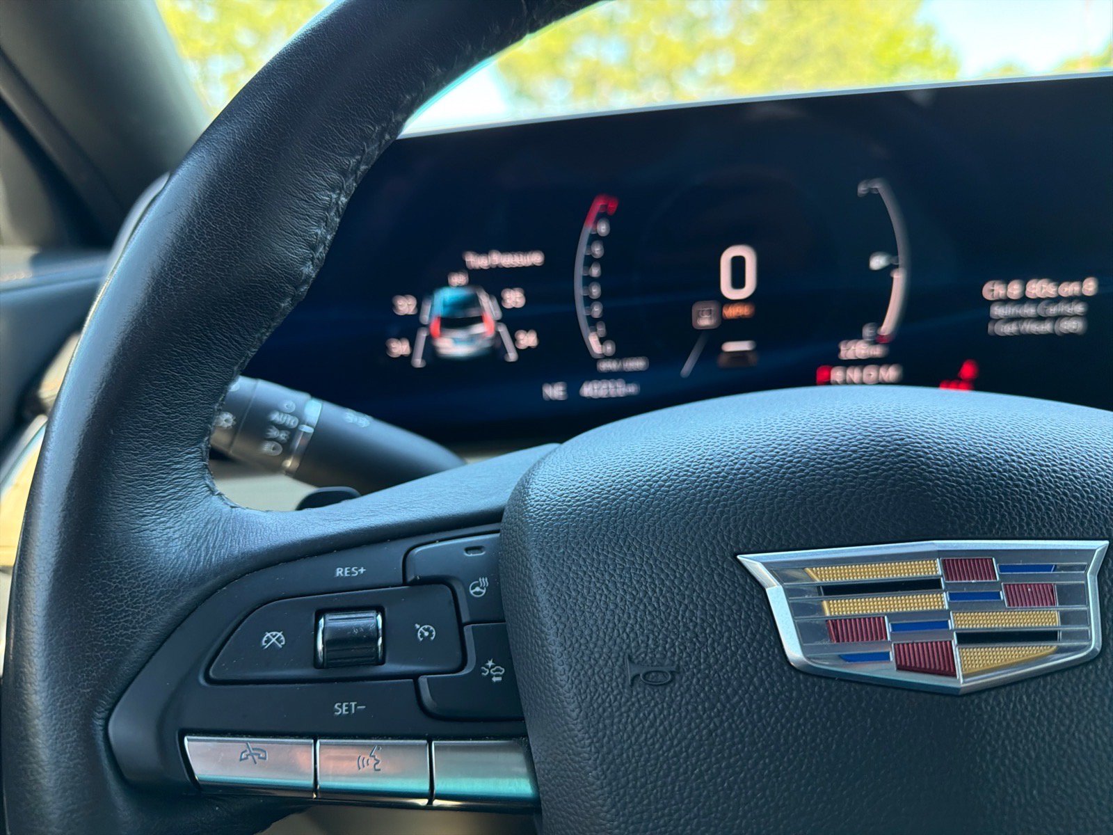 Used 2024 Cadillac XT4 Premium Luxury w/ Active Safety Package FWD image 16