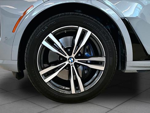 Used 2023 BMW X7 xDrive40i w/ M Sport Package AWD/4WD image 10