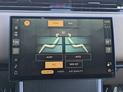 Certified 2025 Land Rover Range Rover SE image 14