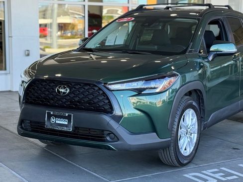 Used 2022 Toyota Corolla Cross LE image 3