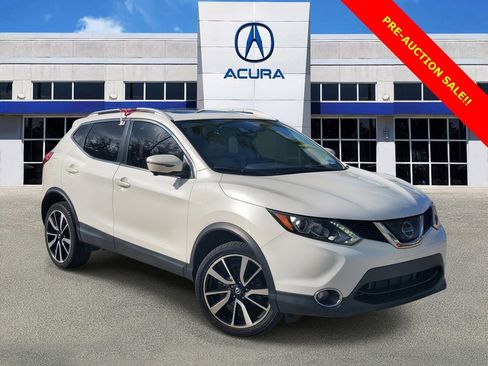 Used 2019 Nissan Rogue Sport SL w/ Premium Package image 1