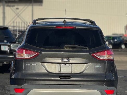 Used 2016 Ford Escape SE w/ Equipment Group 201A image 4