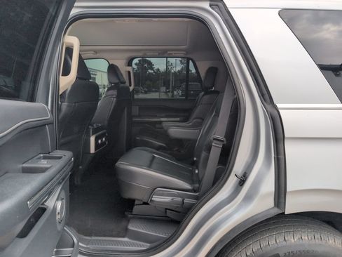 Used 2022 Ford Expedition XLT RWD image 11