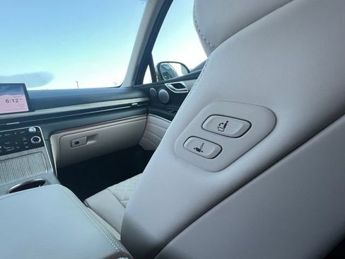 Used 2025 Genesis GV80 3.5T Prestige AWD/4WD image 36