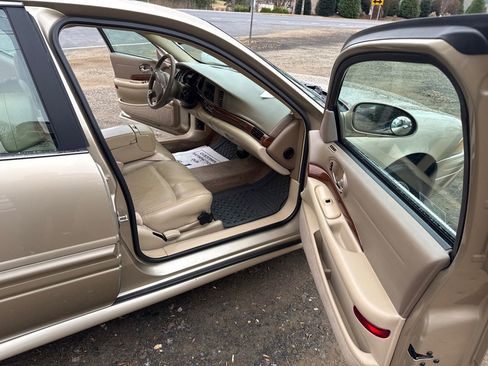 Used 2005 Buick Le Sabre Custom image 14