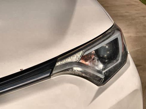 Used 2018 Toyota RAV4 XLE FWD image 24