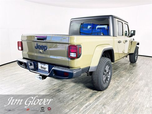 New 2025 Jeep Gladiator Sport image 9