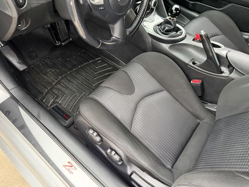 Used 2011 Nissan 370Z Coupe image 20