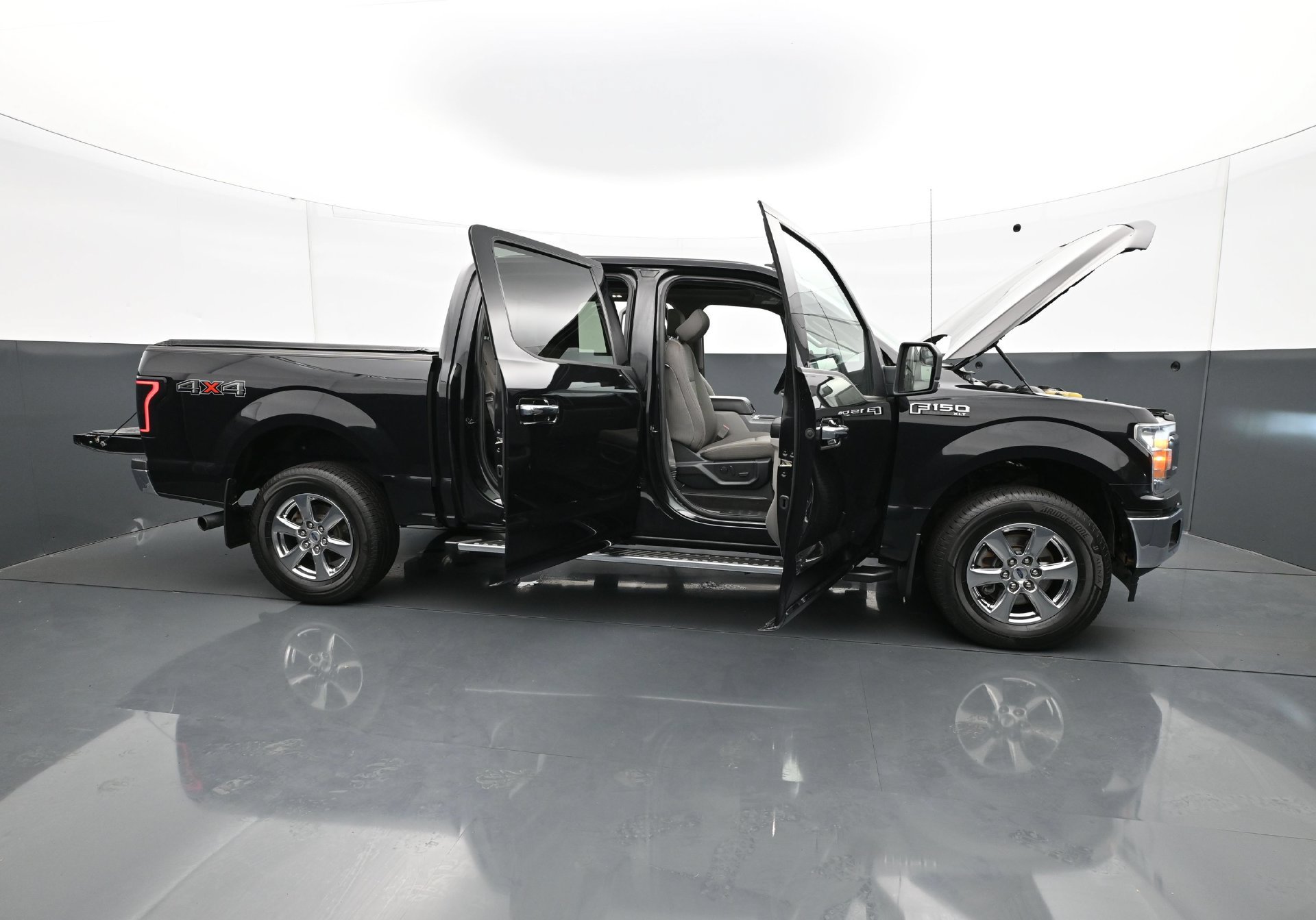 Used 2019 Ford F150 XLT w/ Equipment Group 302A Luxury AWD/4WD image 41