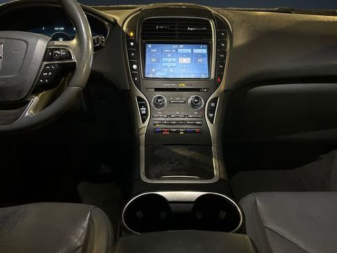 Used 2020 Lincoln Nautilus Reserve image 10