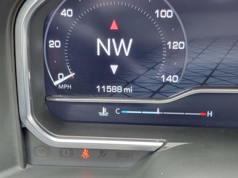 Used 2024 GMC Sierra 1500 AT4 w/ Technology Package image 21