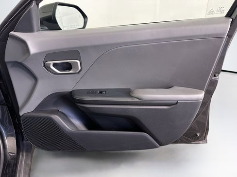 Used 2025 Kia K4 LXS image 30