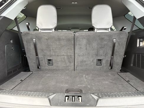 Used 2021 Ford Explorer XLT w/ Equipment Group 202A image 32