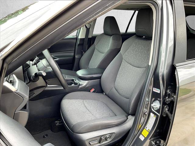 Used 2021 Toyota RAV4 XLE w/ Convenience Package FWD image 26