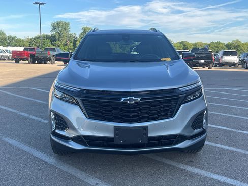 Used 2024 Chevrolet Equinox Premier AWD/4WD image 9
