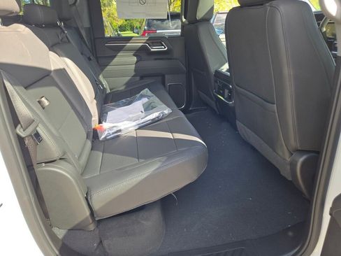 New 2026 GMC Sierra 2500 SLT w/ SLT Convenience Package image 12