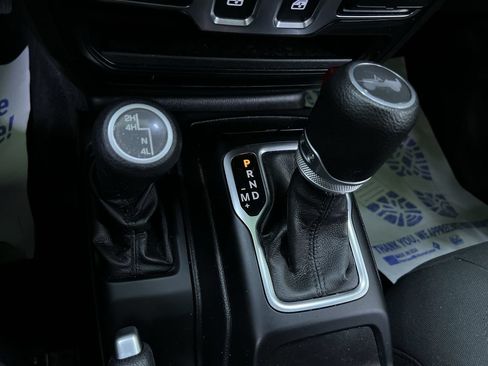 Used 2020 Jeep Wrangler Sport AWD/4WD image 24