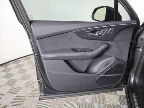 New 2025 Audi SQ7 Premium Plus image 26