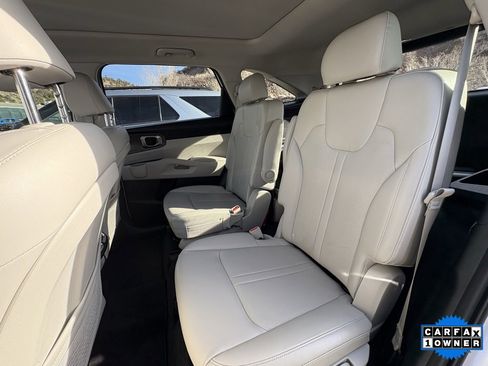 Used 2021 Kia Sorento EX w/ Panoramic Sunroof Package image 24