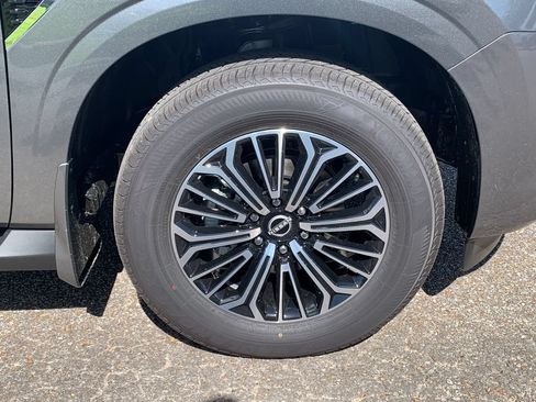 New 2026 Nissan Armada SL w/ Captain's Chari Seat Package AWD/4WD image 3