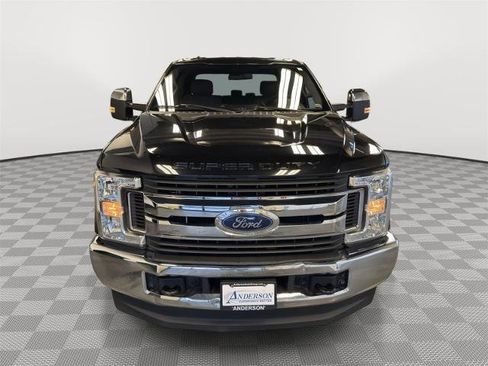Certified 2019 Ford F250 XLT image 4