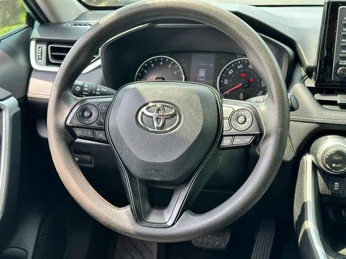 Used 2021 Toyota RAV4 XLE AWD/4WD image 13
