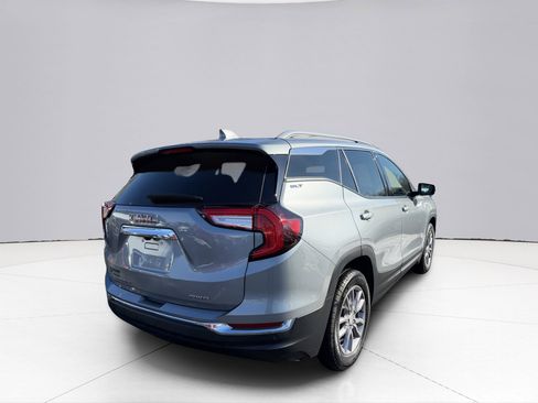 Used 2024 GMC Terrain SLT w/ Infotainment Package II image 28