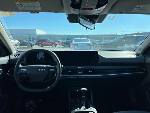 Used 2025 Kia K4 LXS image 33