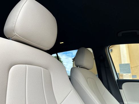 New 2025 Mercedes-Benz GLB 250 4MATIC image 16