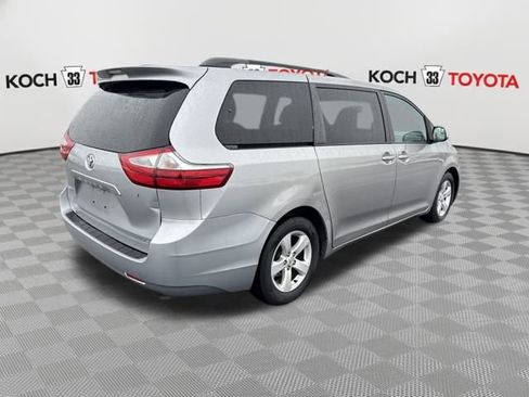 Used 2015 Toyota Sienna LE image 8