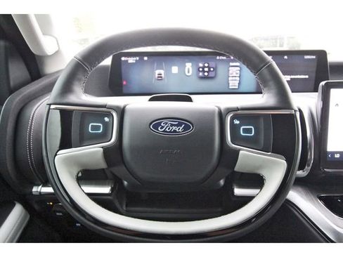 Used 2025 Ford Expedition Max Platinum w/ Platinum Ultimate Package image 15